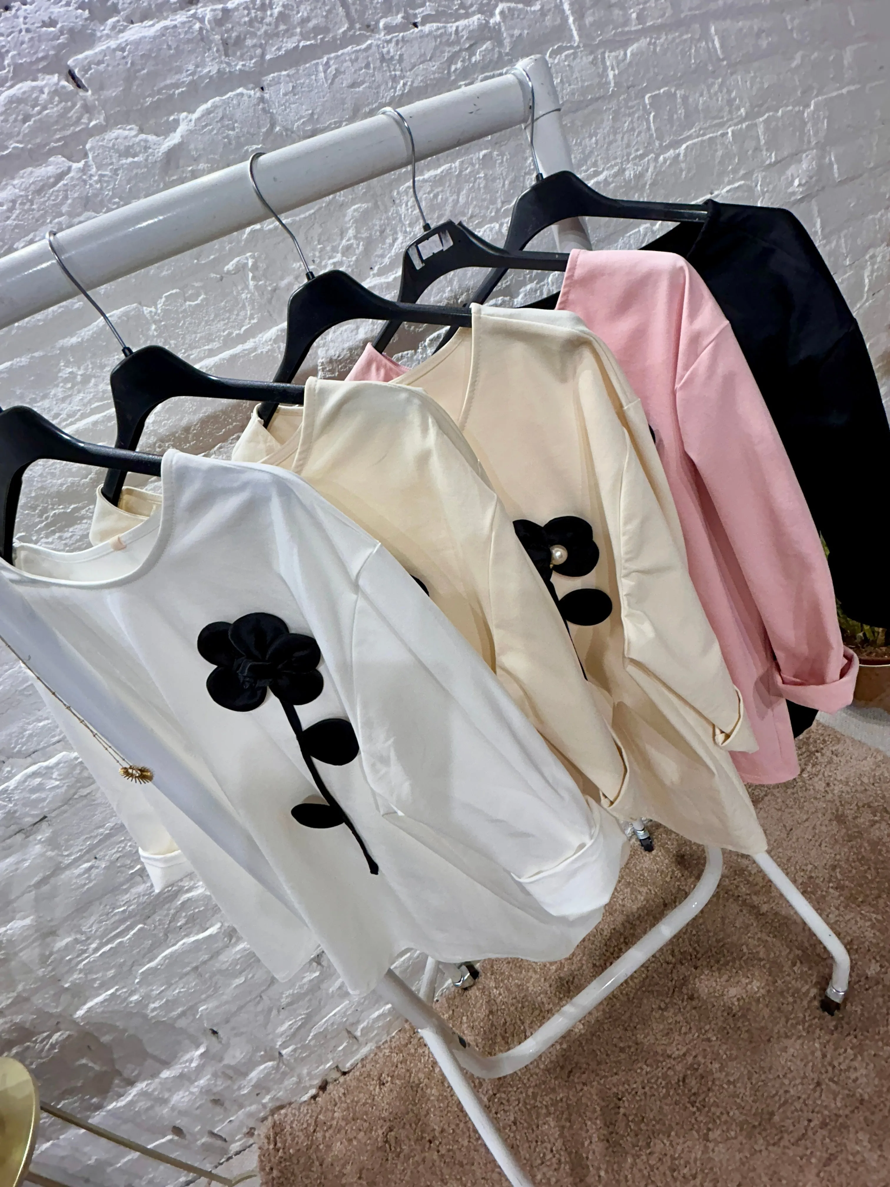 Chelsea 3D Flower Lux Flower Lounge Top Sweater